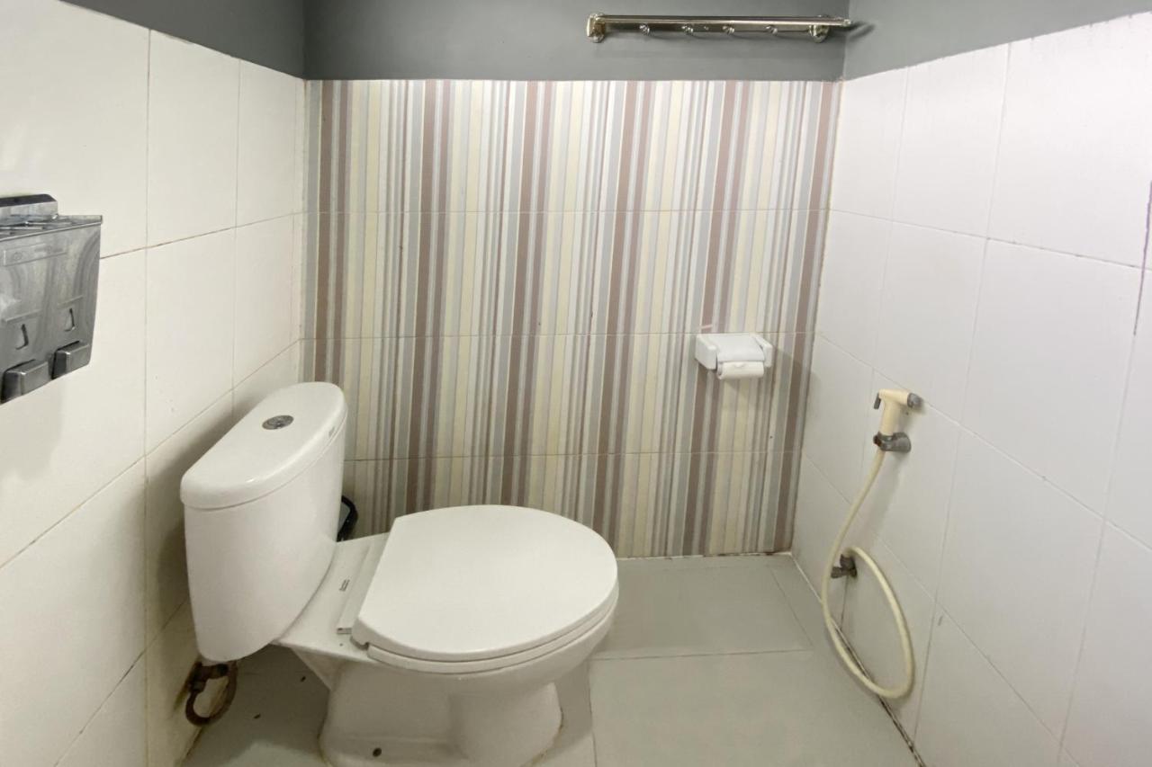 בוקיטינגי Hotel Ananda Syariah Redpartner מראה חיצוני תמונה
